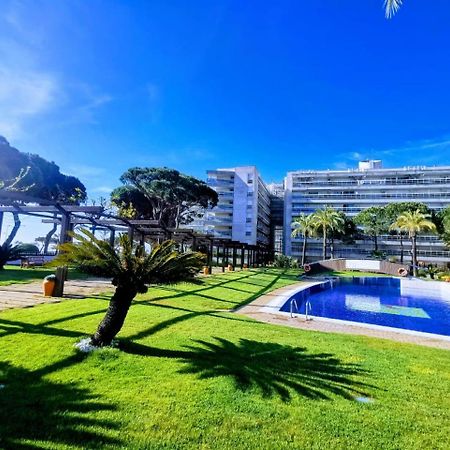 Seafront Apartment In Бланес Екстериор снимка
