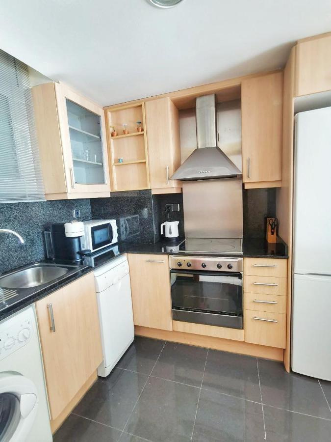 Seafront Apartment In Бланес Екстериор снимка